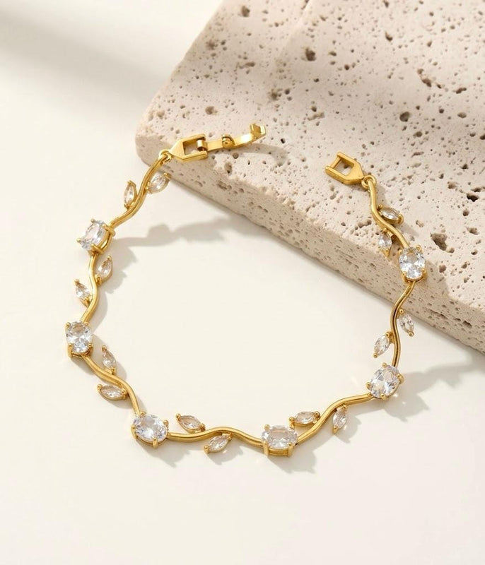 Tulip Vine Bracelet — Crystal White - 18K Gold Plated Stainless Steel Jewelry