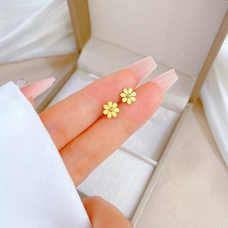 Dainty Daisy Flower Stud Earrings - 18K Gold Plated Stainless Steel Jewelry