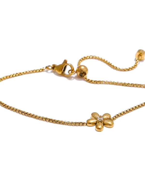 Gold Daisy Flower Necklace & Earrings Set