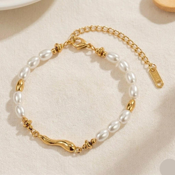 Pearl & Gold Wavy Bar Bead Bracelet