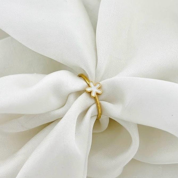 White Daisy Ring